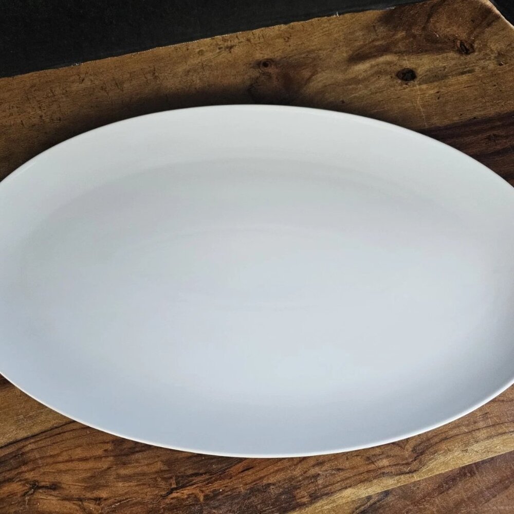 over and back Coupe Hand-Finished Stoneware Small 12" x 9" Oval Serving Platter